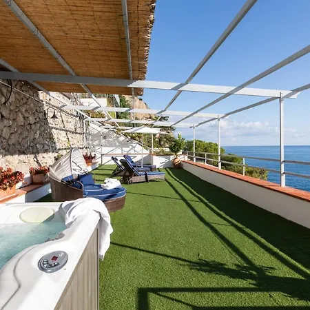 Vip Class With A Magnificent View And A Swimming Pool Feriehus